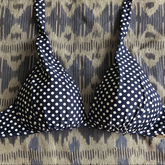 3/20$ Polka dot navy and white Quintsoul bikini top - Picture 1 of 6